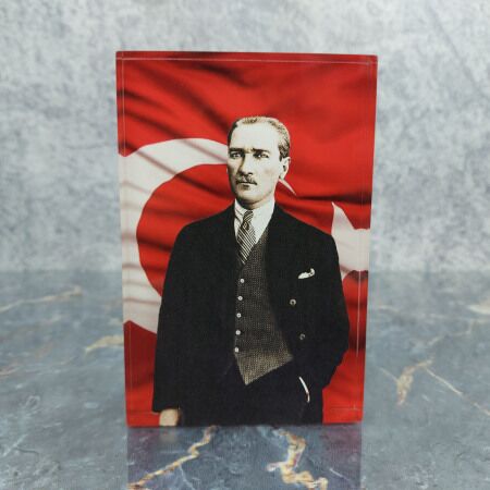 Atatürk ve Türk Bayrağı 20mm Akrilik Masaüstü Dekor